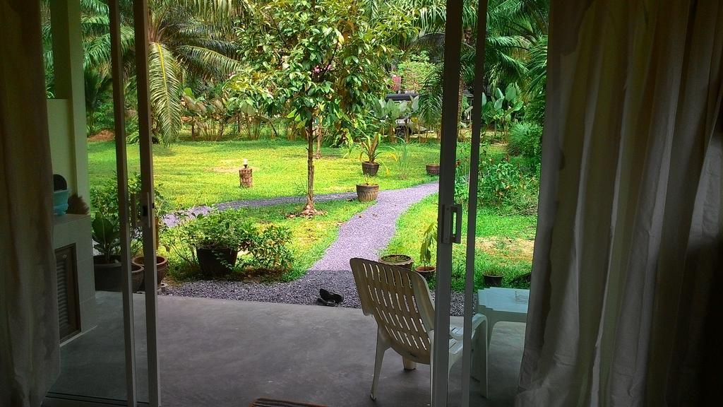 Aathid Garden Khao Lak Villa Phòng bức ảnh