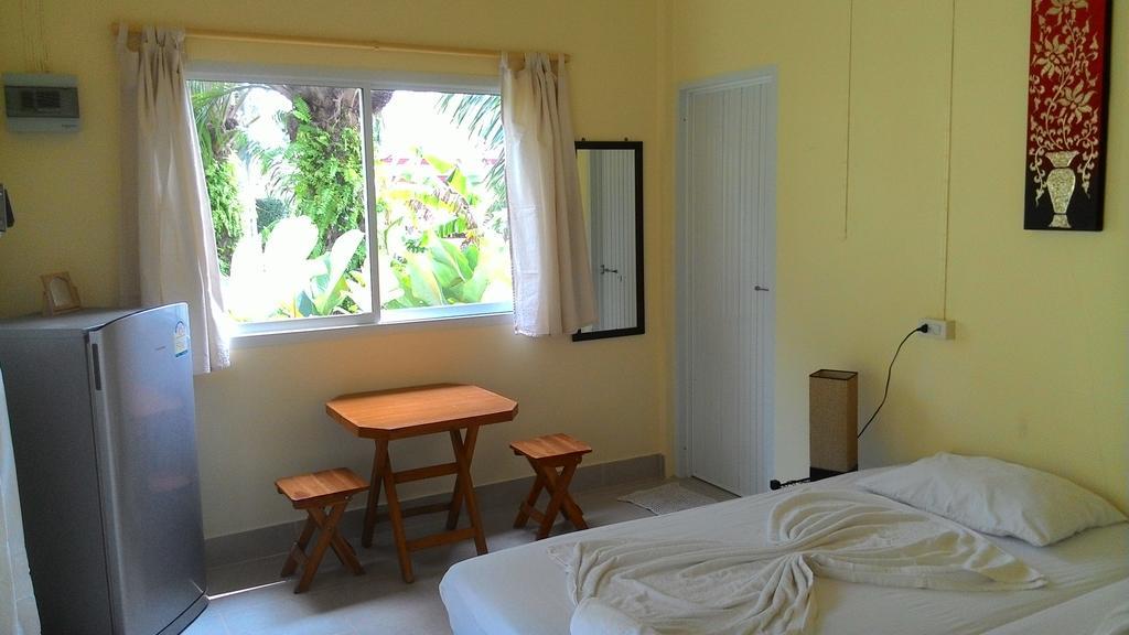 Aathid Garden Khao Lak Villa Phòng bức ảnh