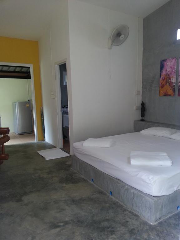 Aathid Garden Khao Lak Villa Phòng bức ảnh
